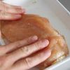 【にらのサルサヴェルデ風】しっとり鶏むねソテーと絶品ソース!の工程1