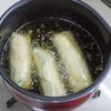 食感パリパリ「海老と鶏ささ身肉の揚げ春巻き」の工程4