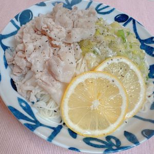 maiの作ってみた!投稿(ごま油香るぶっかけ！【ネギ塩レモンの豚しゃぶそうめん】)