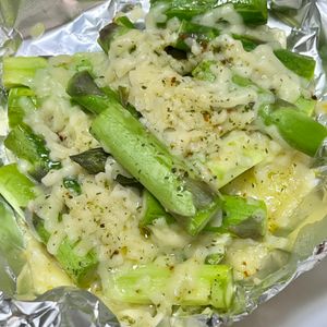 キャピタンの作ってみた!投稿(アスパラとチーズのホイル焼き。フライパンで簡単♪旬の副菜。)