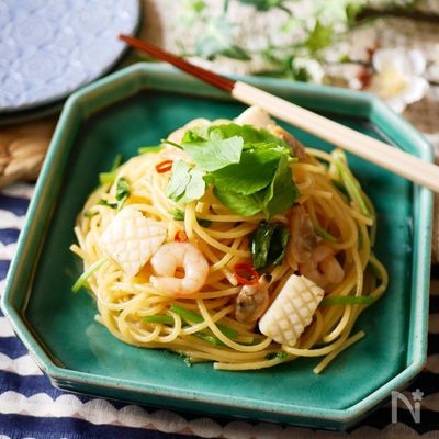『春の味覚♡』せりと魚介のペペロンチーノ