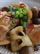鶏肉とレンコン、しめじのゆず胡椒炒め