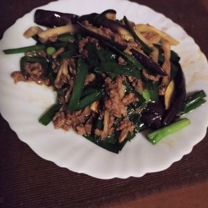1157346の作ってみた!投稿(行列の定食屋さんの✨とろけるなすとニラのスタミナ中華炒め🤩)