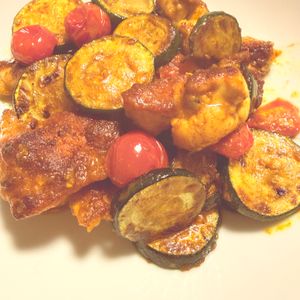 ゆっこの作ってみた!投稿(【鶏ズッキーニのトマトカレー炒め】夏野菜×スパイシー♪)