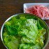 レタス1玉!豚バラレタスの旨ぽん炒めの工程1