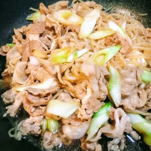 ヒロの作ってみた!投稿(ワンパン10分！【豚こま肉と白滝のすき煮】時短で味染み♩)