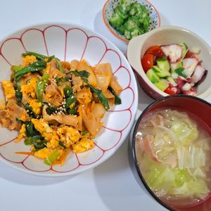 えびちゃんの作ってみた!投稿(楽々５分で！最高に美味しい☆ニラ玉豚キムチ)