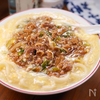 行列のできるうどんそば屋の🤩とろとろ餡かけ肉うどん😘🍜