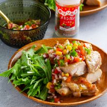 ガーリックチキンとフレッシュ野菜のメキシカンソース添え