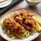 【旨辛スパイシー唐揚げ】ごま風味！クセになる美味しさ