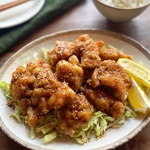 【旨辛スパイシー唐揚げ】ごま風味！クセになる美味しさ