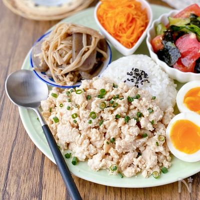 【調味料は麺つゆだけ★】楽々鶏そぼろ