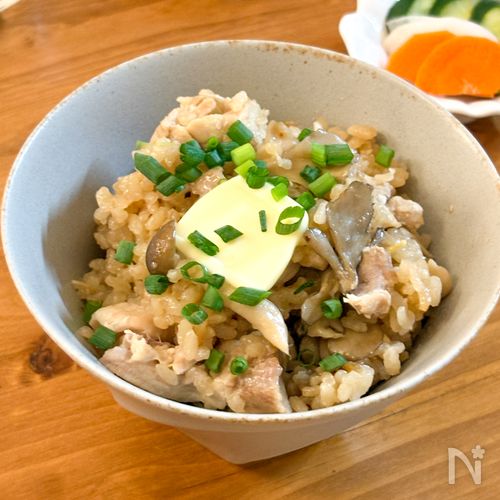 鶏もも肉ときのこの味噌バター炊き込みご飯