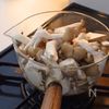 【10分完成】低カロリーで大満足！『きのこの豆乳中華スープ』の工程2