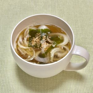 キャピタンの作ってみた!投稿(わかめと玉ねぎの冷製スープ♩材料2つ！マグカップでレンジ一発)