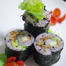 納豆とチーズのぐるぐる手巻き寿司