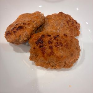 イトマルの作ってみた!投稿(ソース不要♡いきなりハンバーグ【#作り置き #包丁不要】)