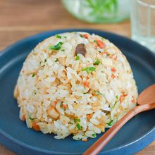 「ベーコンフレーバードビッツ」で味決まる！きのこのピラフ