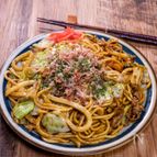 ビール片手にガッツリ食べる「焼きそばうどん」