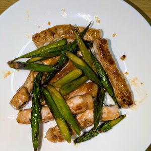 joe sanの作ってみた!投稿(豚肉とアスパラのにんにく醤油炒め)