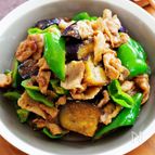 『豚バラなすピーマンの胡麻味噌炒め』コクうま‼︎ご飯が進む♪