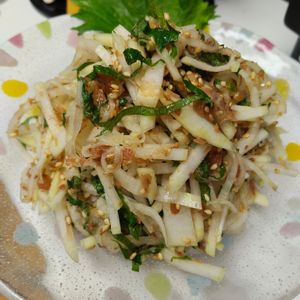 もんぶらん°・*:.。.☆の作ってみた!投稿(5分でやみつき！梅おかか大根サラダ)