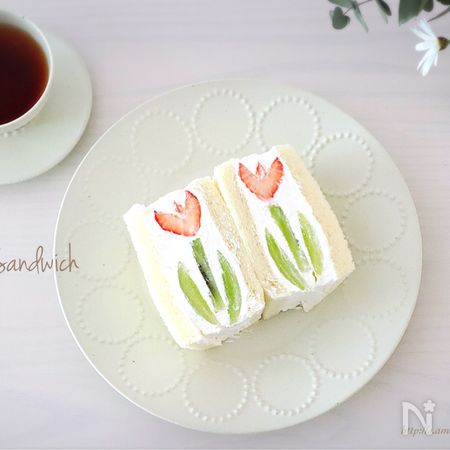 Instagramで大人気 フラワーフルーツサンド By のりp Noripetit レシピサイト Nadia ナディア プロの料理家のおいしいレシピ