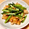 りぃママの作ってみた!投稿(お箸が止まらない!『鶏むね肉と小松菜のガリバタ醤油ソテー』)