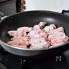 【片手で握るだけ】食欲復活!握り豚こまのさっぱりトマトだれの工程4