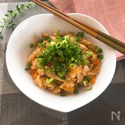 材料入れてスイッチオン【韓国風炊き込みごはん】