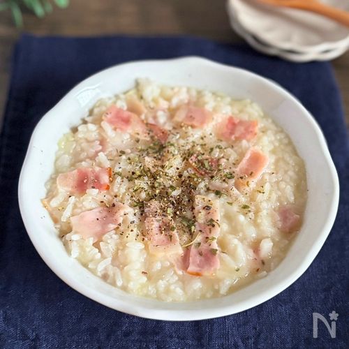 レンジで簡単！とろ〜りチーズリゾット【5分】