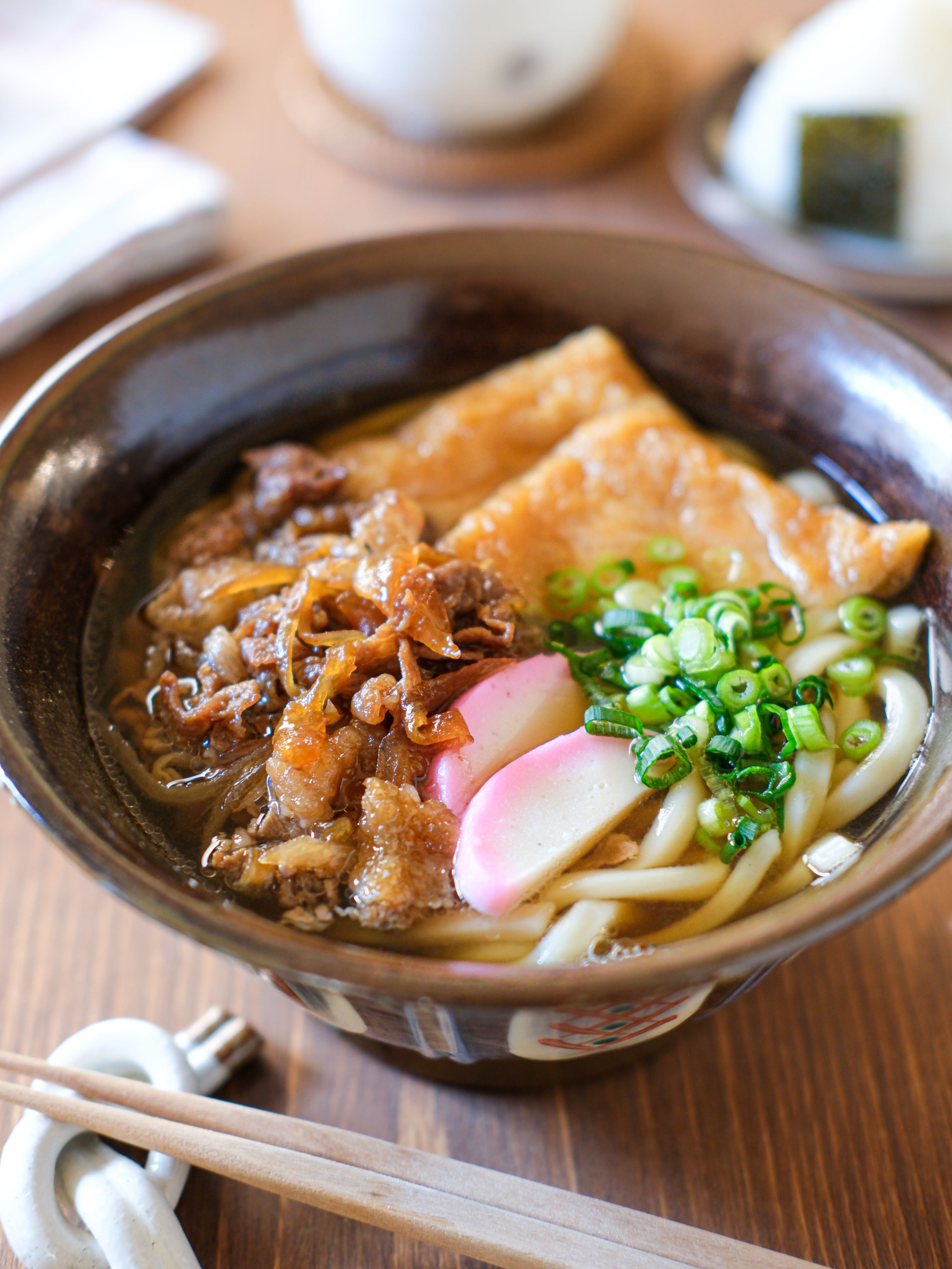 肉きつねうどん】Wで嬉しい♡味付け簡単◎年越しにも！ | レシピサイト