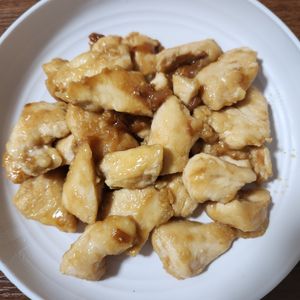 とももの作ってみた!投稿(鶏むね肉でもしっとり柔らか♡甘辛梅チキン)