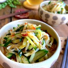 豆板醤があれば！簡単やみつき【きゅうりともやしの旨辛ナムル】