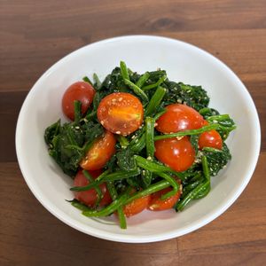 さらの作ってみた!投稿(【ほうれん草とトマトのごま和え】旨味たっぷり♡さっぱり副菜♬)