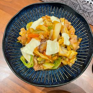 1169387の作ってみた!投稿(【鶏キャベツのチーズタッカルビ炒め】ワンパンお手軽おかず！)