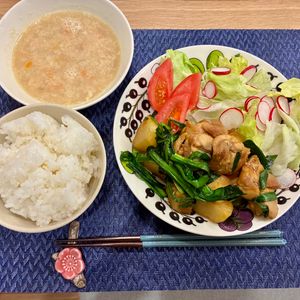 たぁプーの作ってみた!投稿(【鶏肉とニラじゃが】
ご飯に合うタレで炒めてみました♪)