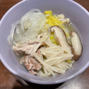 ろろの作ってみた!投稿(たっぷり白菜のスタミナ旨だしスープ鍋)