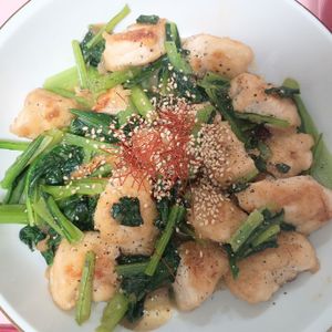 milkの作ってみた!投稿(ワンパン10分！【鶏むね肉と小松菜の中華炒め】胡麻油香る♩)