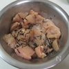 【鶏むね肉のオーブン焼き塩昆布梅風味】米粉で作る和風おかず！の工程1