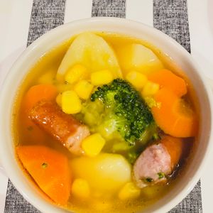 ちひろの作ってみた!投稿(【即席ポトフ風スープ】１０分かからない♡包丁まな板不要！)