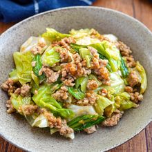 【キャベツの肉味噌炒め】食材2つ♬︎ご飯が進むおかず♬︎