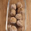 鶏むね肉と激安肉だんごで節約♪マヨ炒めの工程1