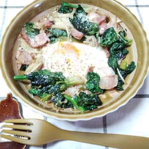 M＊Pの作ってみた!投稿(簡単おいしい♡ちぢみほうれん草のポパイエッグ)