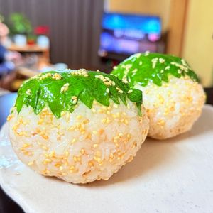 RiKOPiNの作ってみた!投稿(【おにぎり専門店の味】
大葉の旨ダレ漬けのごま塩おにぎり)