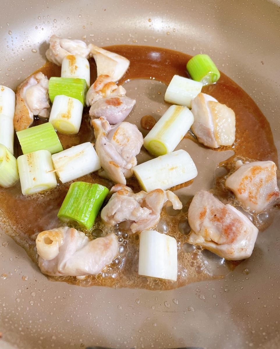 甘酢が食欲をそそる！】鶏肉とねぎの甘酢炒め | レシピサイトNadia
