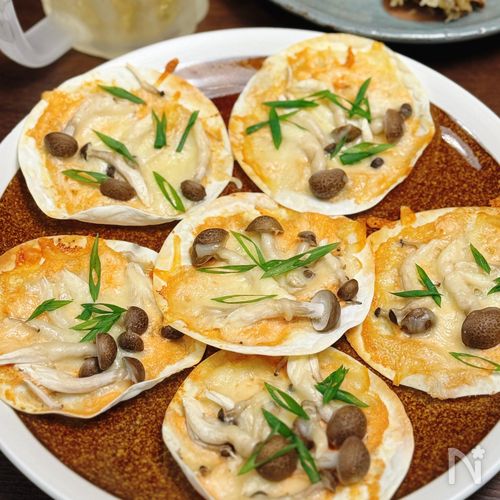 【キノコの明太マヨミニピザ】濃厚＆パリッと食感！簡単おつまみ