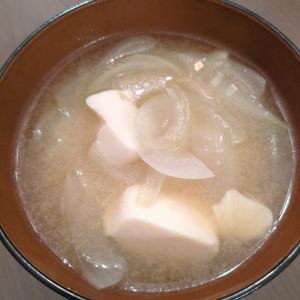 たりおの作ってみた!投稿(豆腐と玉ねぎのお味噌汁)