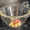 レンジで1分【ベリーのチョコレートバーク】100均材料で作るの工程1