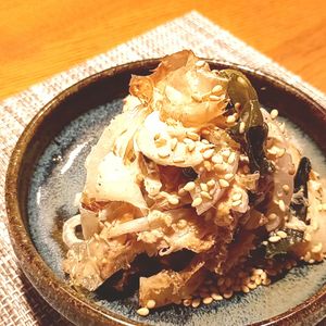 こまりこ😃の作ってみた!投稿(【新玉ねぎとわかめのツナレモンマヨ】すりごまとおかかの風味♪)